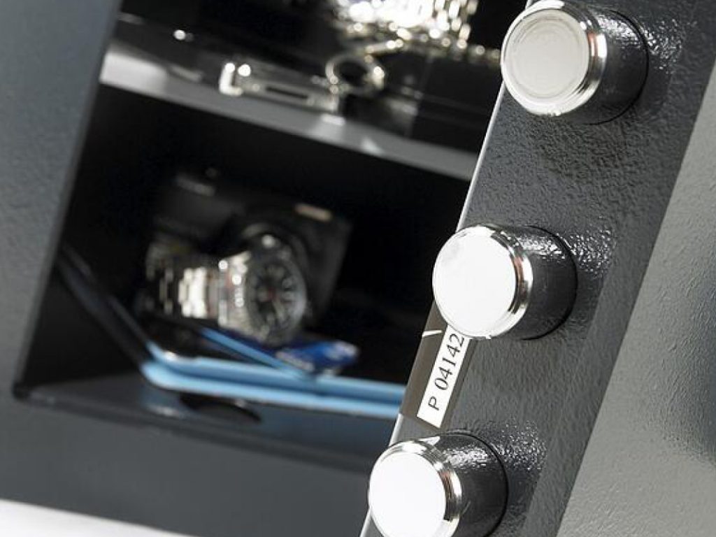 άνοιγμα χρηματοκιβωτίου